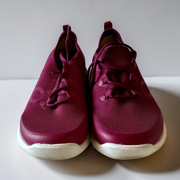 LIKE NEW OOFOS Magenta Athletic Shoes - Picture 2 of 7